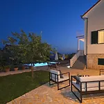 Nevera * Kaštela