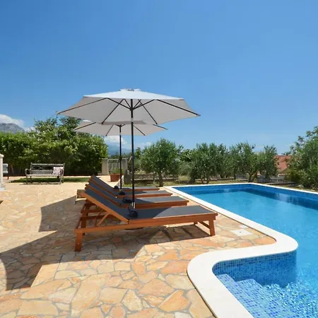 Nevera Holiday home *
