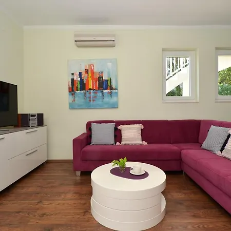 Holiday home Nevera Kastela