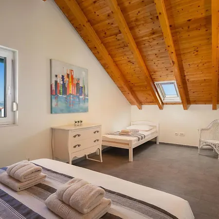 Holiday home Nevera Kastela