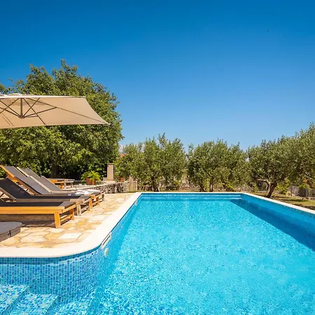 Holiday home Nevera Kastela