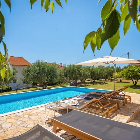 Nevera Holiday home